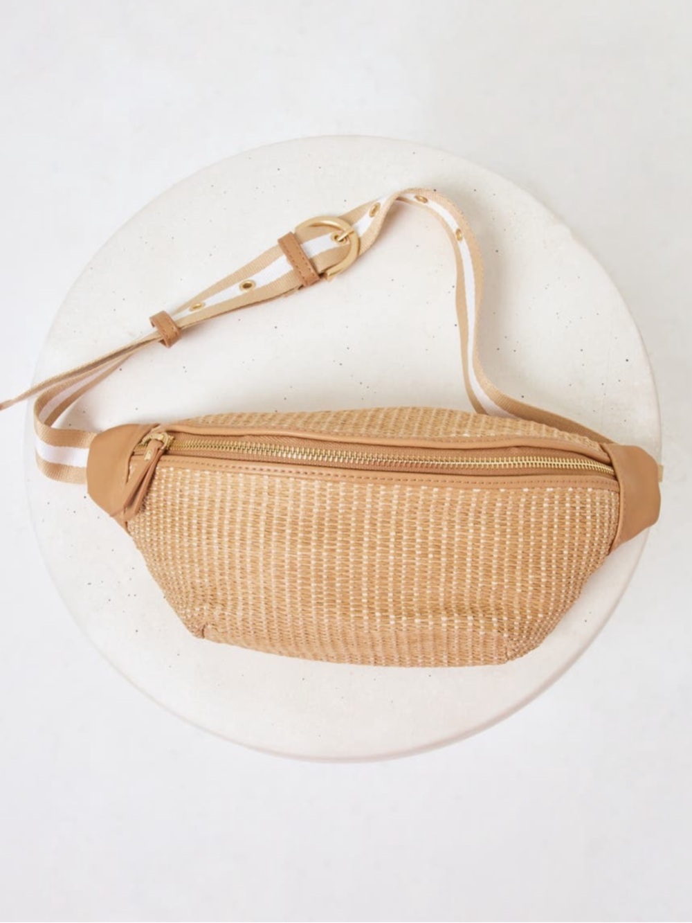 l*space Tan Woven Belt Bag - Picture 5 of 7